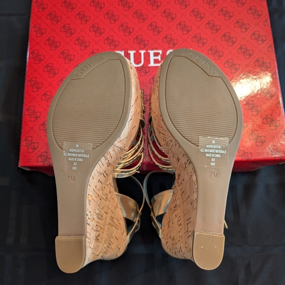 Guess Cork Wedges - Picture 4 of 6